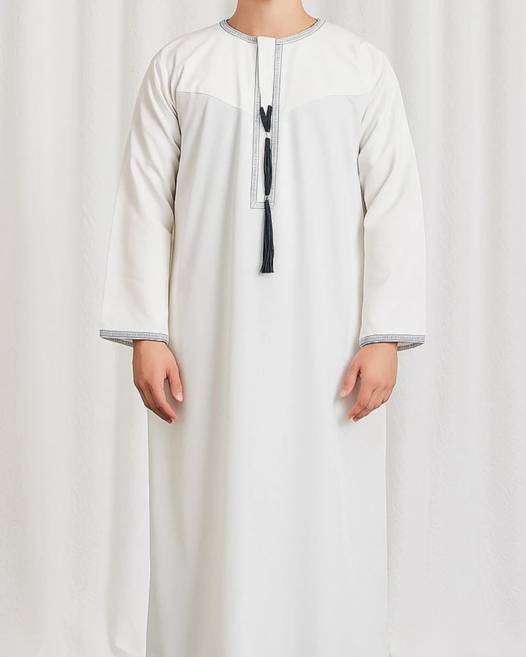 White Omani Mens Thobe – elegant Islamic clothing for men UK